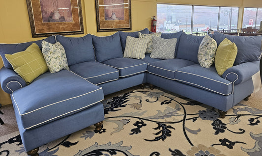 Sectional Sofa with Chaise